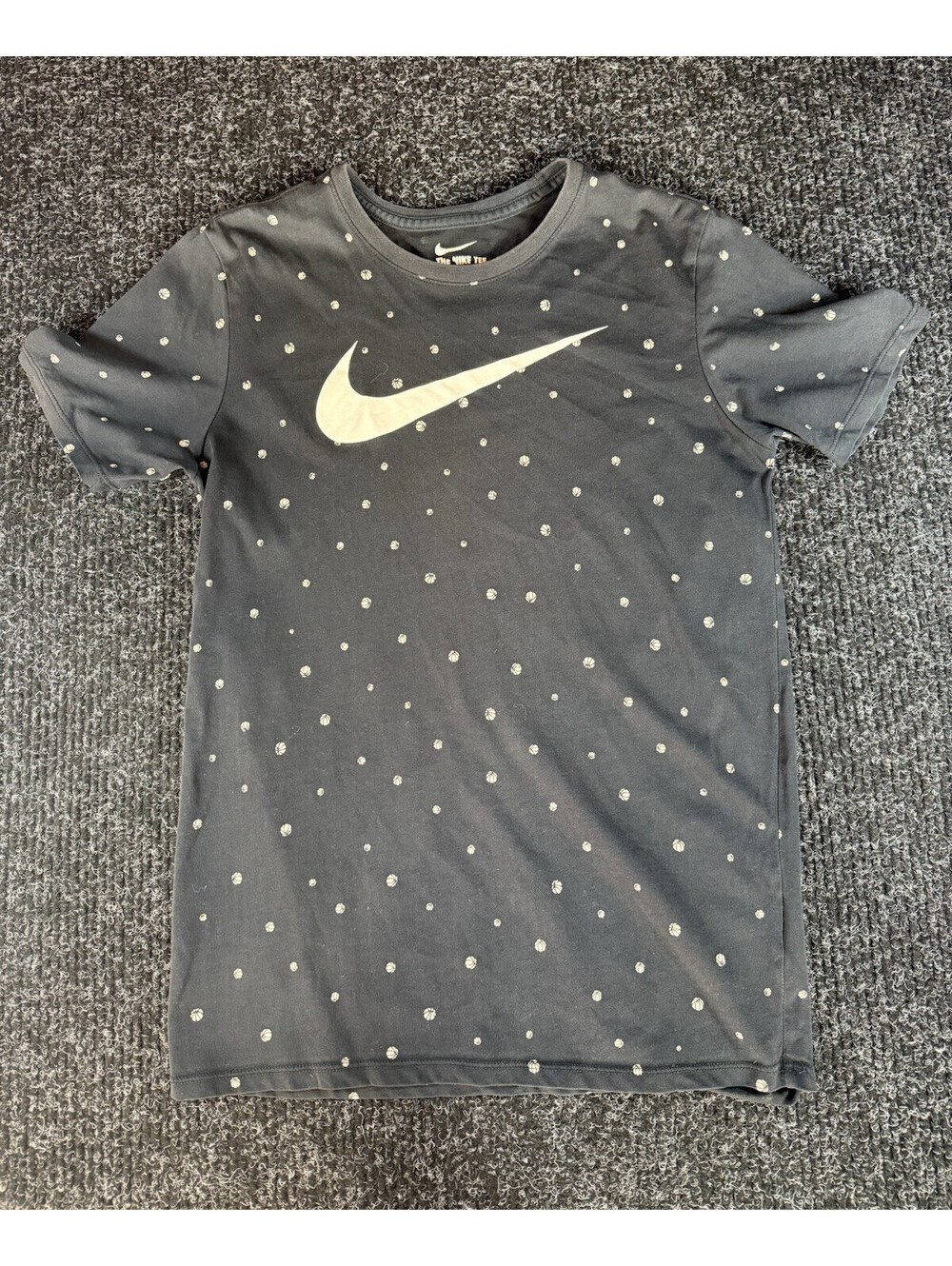 Nike The Nike Tee Dri-FIT Men's Athletic Fit Gray Polka Dot Basketball S